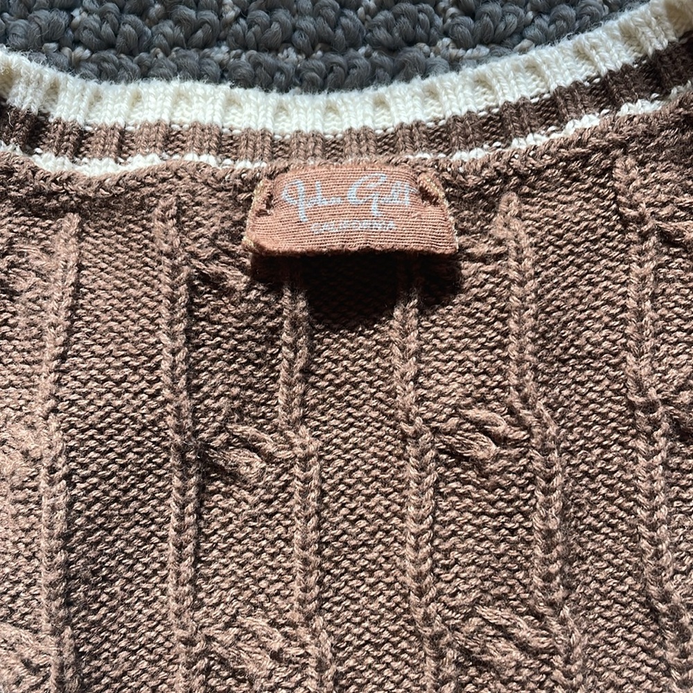 John Galt sweater vest - Picture 2 of 4